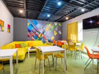 Green Cube Capsule Hostel Hotele w: Gmina Stoliczna