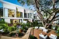 MVillas Luxury Hotel with Beach Club Access & Sauna Hotels in Villareal