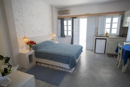 Ianthe Apartments & Villa