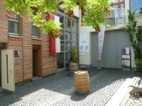 Gästehaus & Weingut Peth Hotels in Osthofen