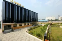 Hotel le Seasons Park Hotels in Greater Noida