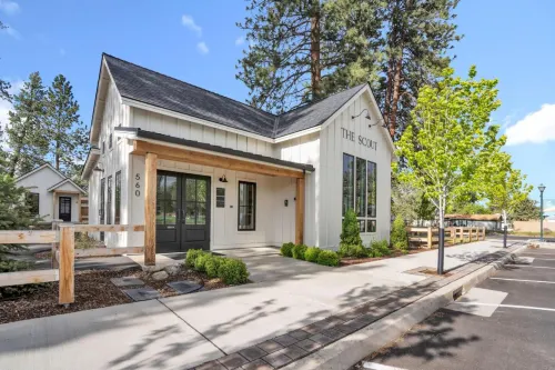 The Scout Boutique Cottages Hotels in Sisters