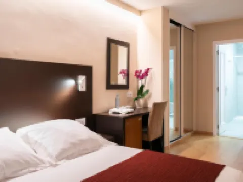 Hotel Santiago Apóstol Hotels near Santiago de Compostela Airport