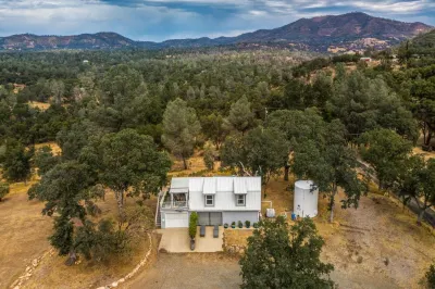 Mariposa Home Furnished Patio and Sierra Mtn Views