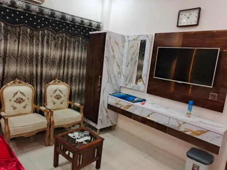 Hotel Royal Residency Отели рядом с достопримечательностью «Мавзолей Джинны»