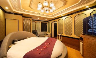Hotel Metro (Adult Only)