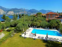 Hotel Villa Isabella - مسبح