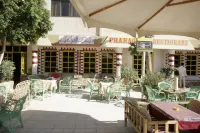Pharaohs Hotel Hotel di Al Qarnah