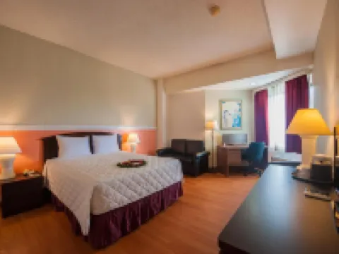 グランド プラザ ホテル タムニンのホテル