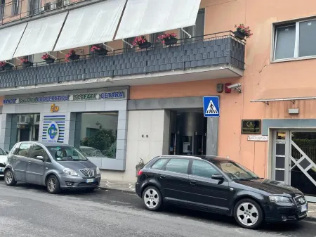 Pompeii Central Home Отели в г. Помпеи