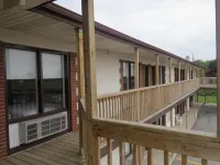 ICheck Inn Motel Hotels in Tecumseh