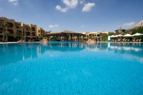 Swiss Inn Pyramids Golf Resort - ที่มีสระว่ายน้ำ