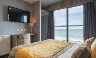 Number 44 Hotel & Bar