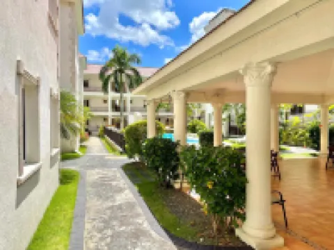 彭塔卡納七海灘酒店