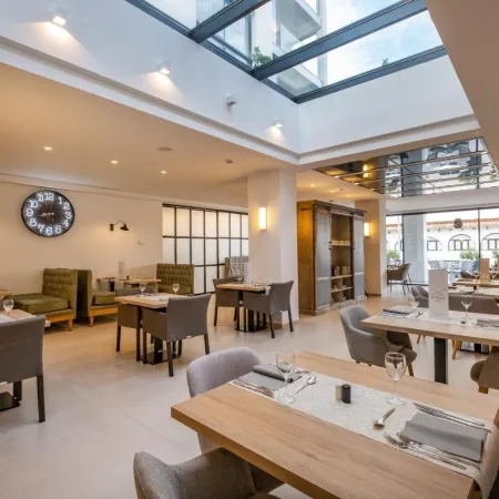 Kyrat Amarac Suites