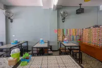 RedDoorz Plus Near Patung Kuda Undip Hotels in Banyumanik