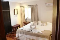 Río Arriba Suites & Apartments & Restó Hotel a Bella Vista