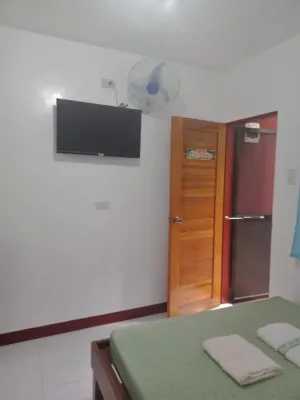 Felipa Beach and Guesthouse - Newly Renovated Airconditioned Guest Rooms