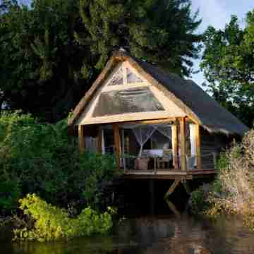 Sindabezi Island Camp Hotel Exterior