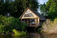 Sindabezi Island Camp Hoteles cerca de Zambezi River , livingstone section