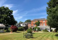 The Mill House Hotel a Reading