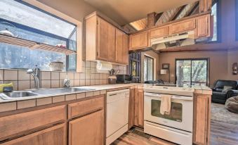Updated Tree House Pine Mtn Club Cabin by Trails