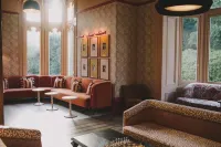 Hampton Manor