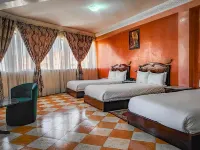 Hôtel les Ambassadeurs Hoteles cerca de Centro histórico