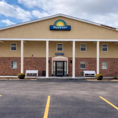 Days Inn by Wyndham Amherst