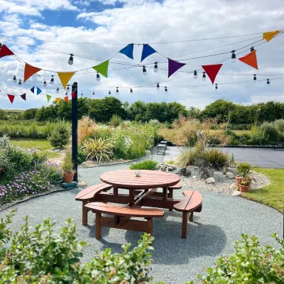 Thistledown Lodge Hotels near Colclough Walled Garden
