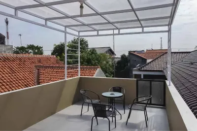Jatiwangi Syariah Guest House Mitra RedDoorz Hotel di Kecamatan Jatiwangi