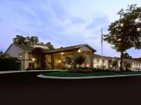 Swan Lake Resort Hotels in Marshall County
