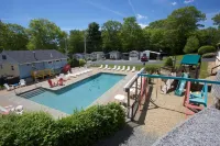 Drake's Island Resort & Cottages - Pools