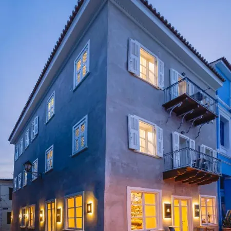 Amymone Suites
