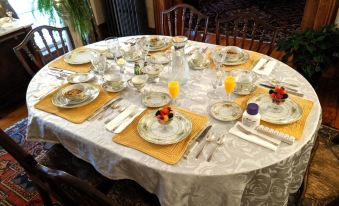 Oakcliff Bed and Breakfast