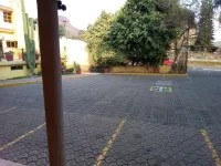 Hotel Plaza del Sol - parking