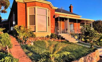 Oakleigh House