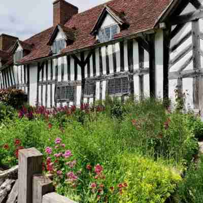 The Mary Arden Inn Hotel Exterior