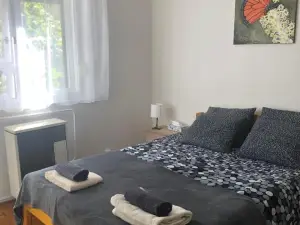 Karman Apartman - 2 Bedroom Entire Flat in the Center