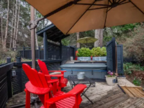 Salt Spring Carriage House B&B Hotels in Salt Spring Island