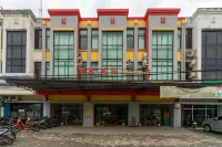 Take Guesthouse 2 Hotels in Tambak Sari