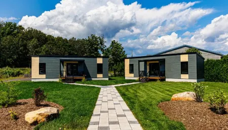 Hotel-Motel Castel de la Mer Отели в г. Шарлевуа-Эст