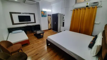 The Palm Suites , Incredible India Tourism Отели рядом с достопримечательностью «Phoneix»