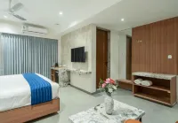 J Square Inn