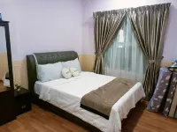 Sekinchan Guest Room 2R1B 4Pax with View Hotels in Pancang Bedena