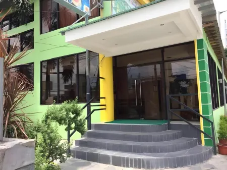 OYO 195 Ranchotel - Biñan