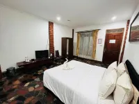 New Panjang Jiwo Resort Syariah Hotels near MJT MOTOR