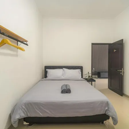 Shini Guest House