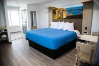 Pico Rivera Inn and Suites - parking