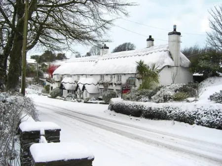 The Hoops Inn & Country Hotel Отели рядом с достопримечательностью «The Burton at Bideford Art Gallery and Museum»